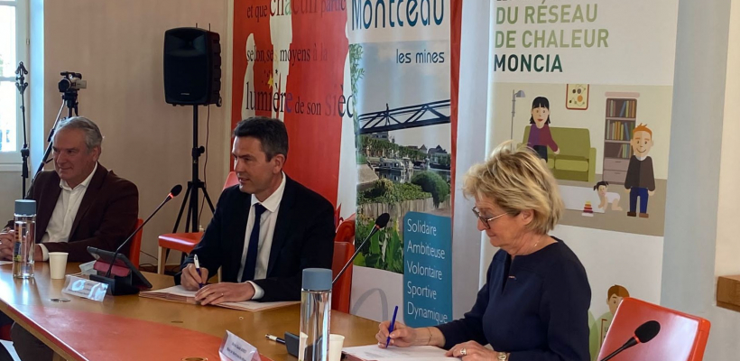 La maire de Montceau-les-Mines et le président de Moncia signant le verdissement du réseau de chaleur de l'hôpital.