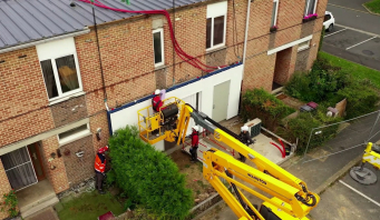 Lors de l'opération de rénovation des maisons de Wattrelos (59)