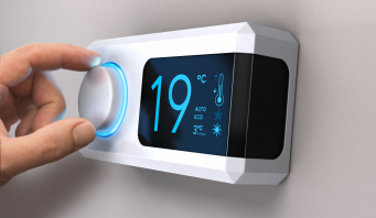 Selon l'association négaWatt, si la consigne de chauffage à 19°C est respectée dans le résidentiel, cela permettrait d’économiser 23,5 TWh, soit 13 % des consommations de chauffage en deux ans.